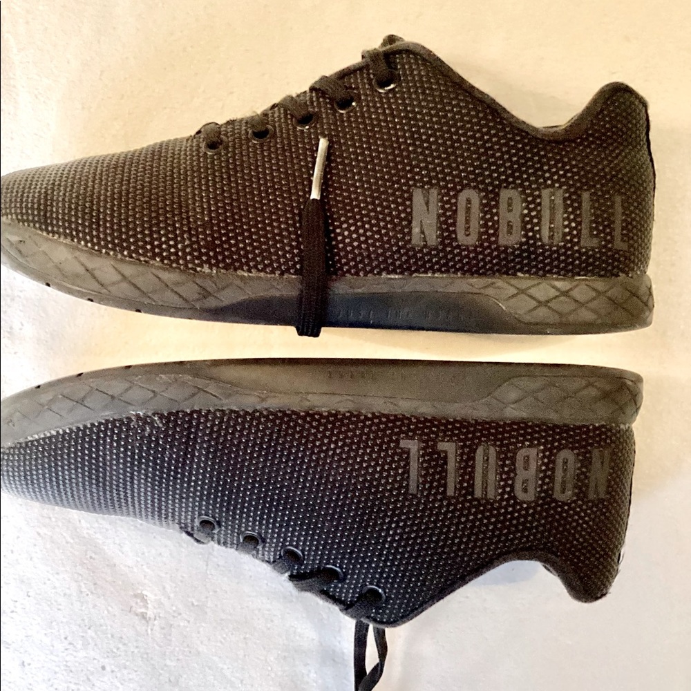 🏝No Bull Training shoes size 10 women’s shoes in pre loved condition.